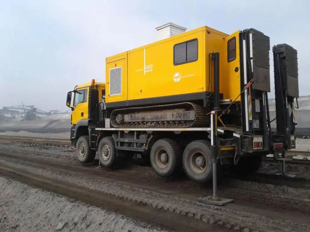 Fahrzeug auf Schlepper
